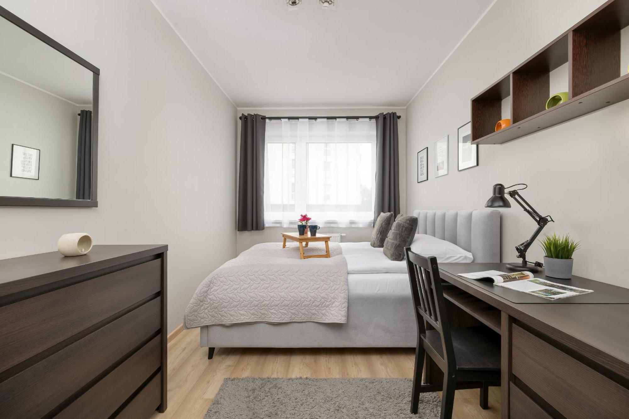 Podgorze Air-conditioned Family With Parking By Renters Apartment
