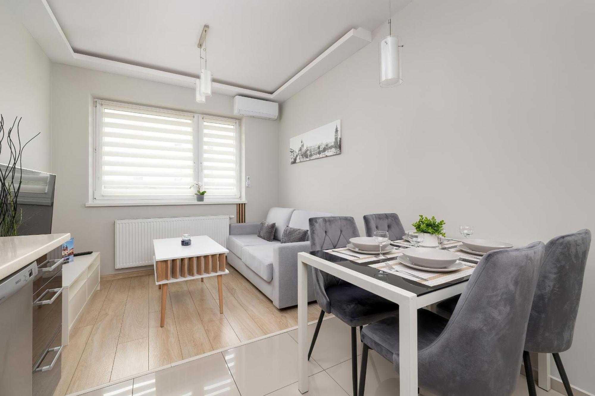 Podgorze Air-conditioned Family With Parking By Renters * Krakow