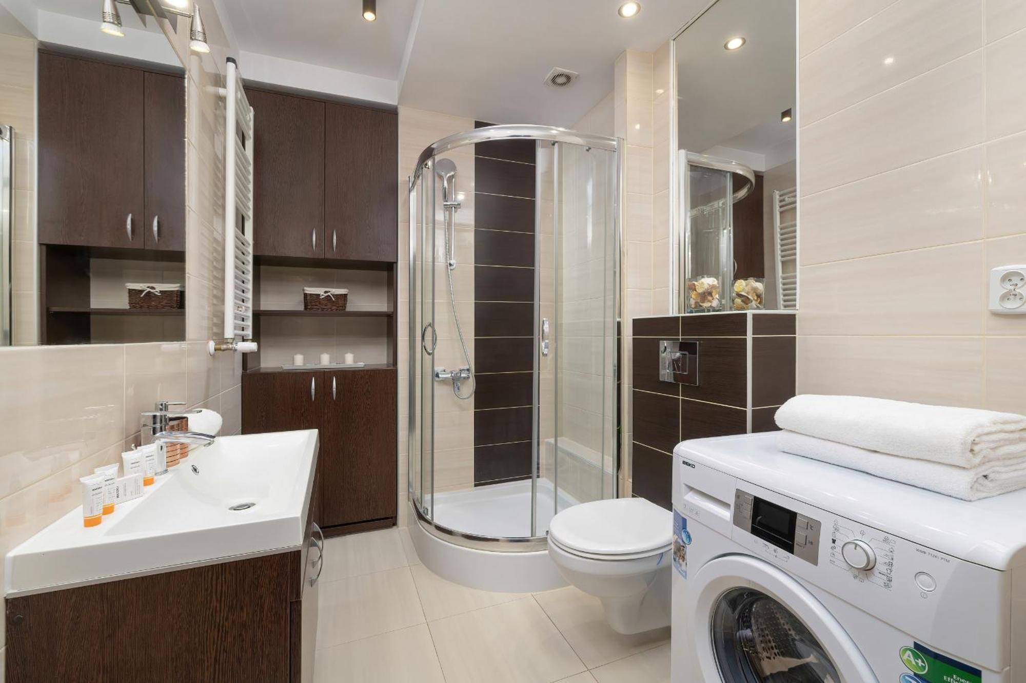 Podgorze Air-conditioned Family With Parking By Renters Krakow