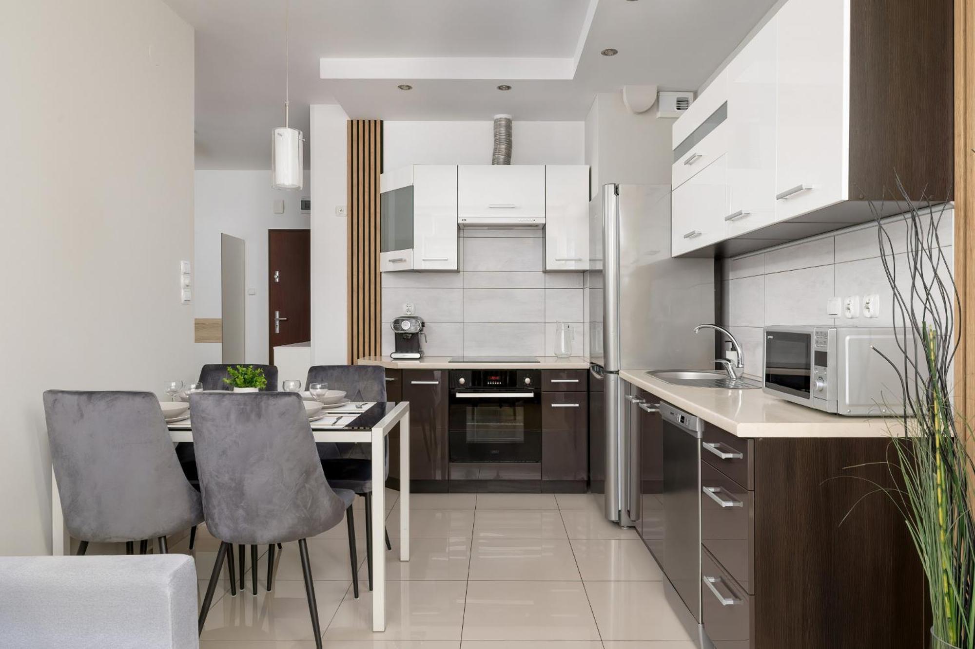 Apartment Podgorze Air-conditioned Family With Parking By Renters Krakow