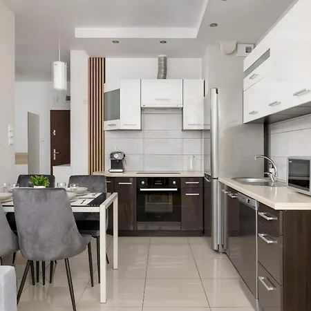 Podgorze Air-Conditioned Family Apartment With Parking By Noclegi Renters Krakow Exterior photo