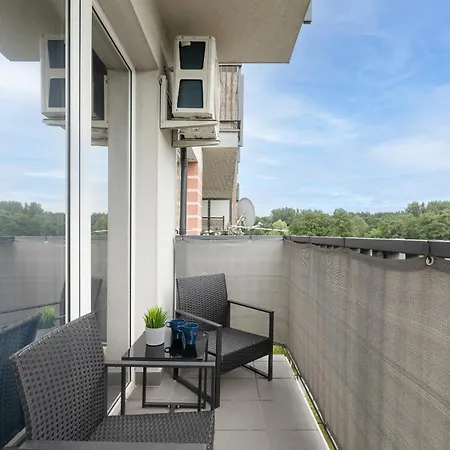 Podgorze Air-Conditioned Family Apartment With Parking By Noclegi Renters Krakow Exterior photo